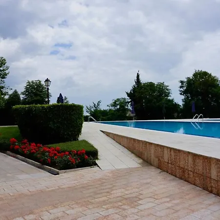 Apartament гардънс - Gardens