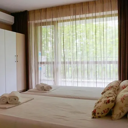 гардънс - Gardens Apartament