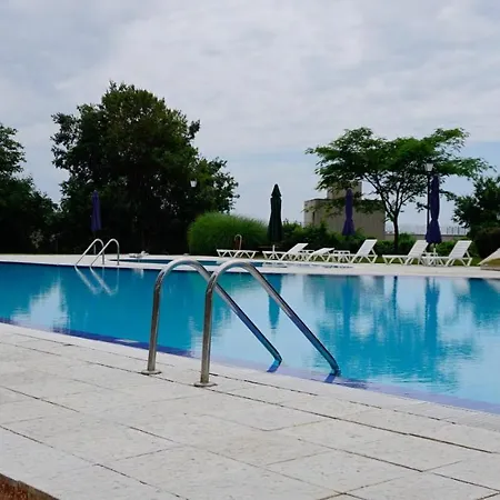 гардънс - Gardens Apartament *