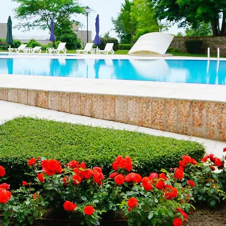 гардънс - Gardens Apartament *