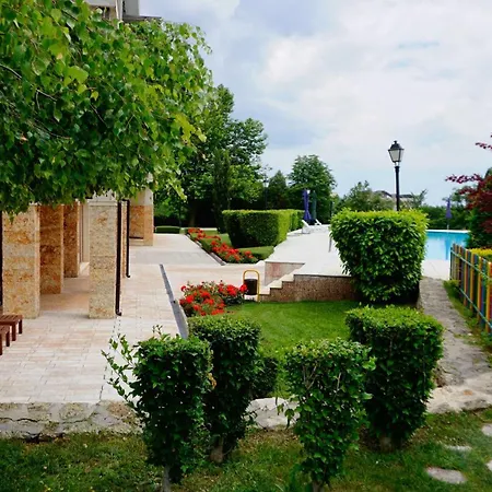 Apartment гардънс - Gardens *