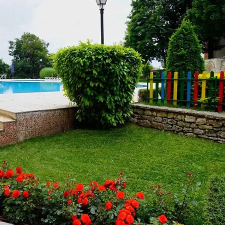 гардънс - Gardens Apartment *